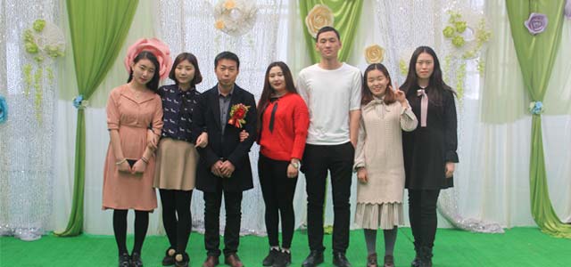 攜手共進(jìn)，贏戰(zhàn)狗年——2018艾易網(wǎng)絡(luò)年會(huì)圓滿結(jié)束